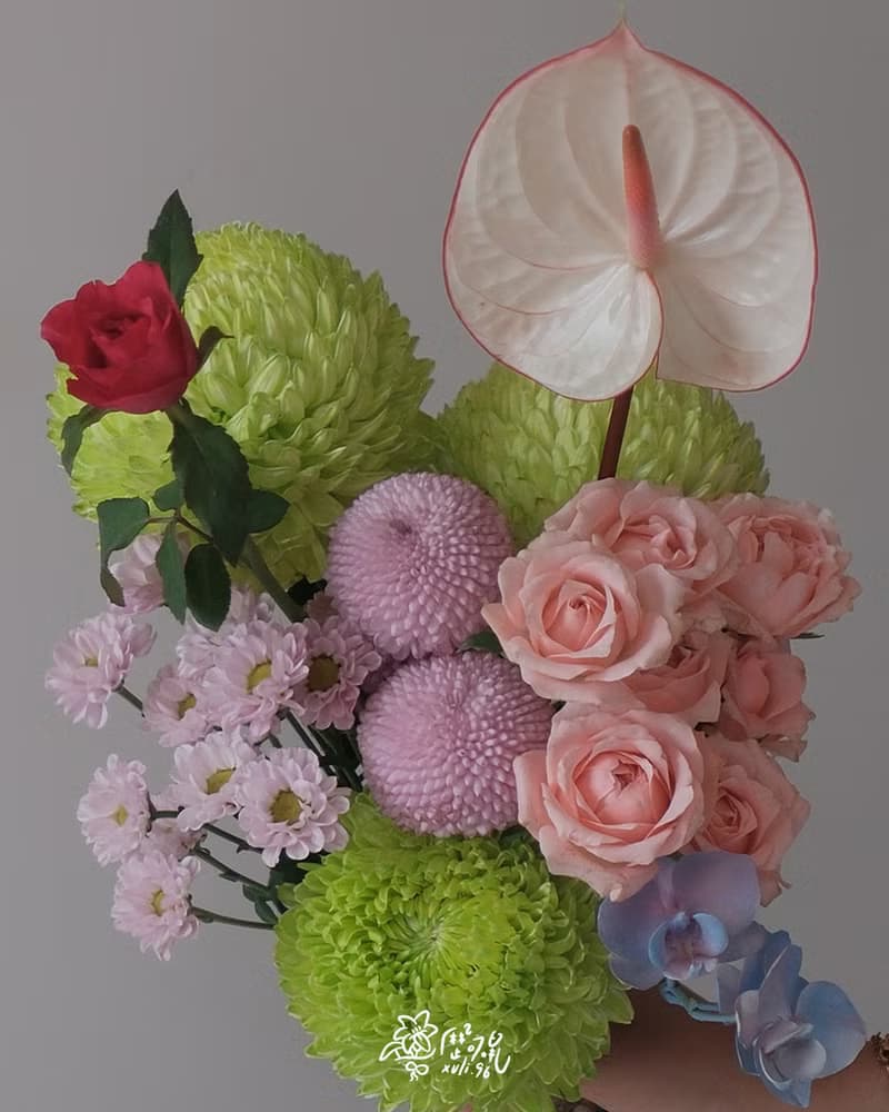 The Secret Garden. 鮮豔彩色係花束