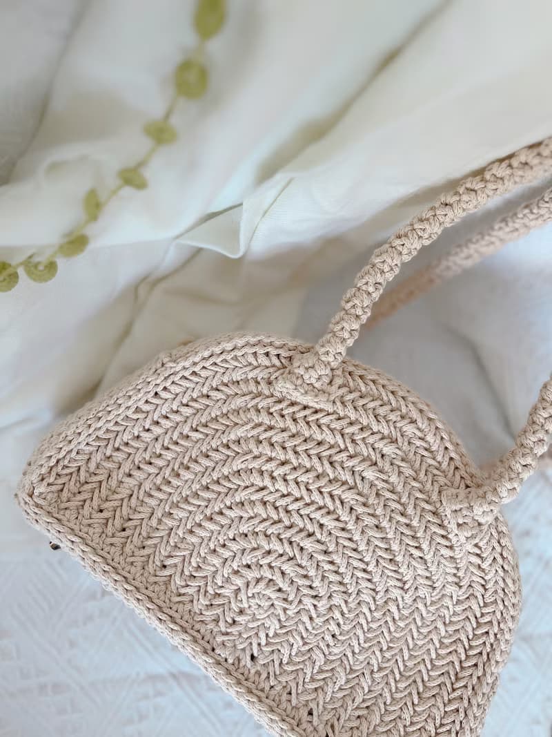 手工鉤織Spina長帶半圓單肩包手袋米杏色針織鈎織編織手作袋