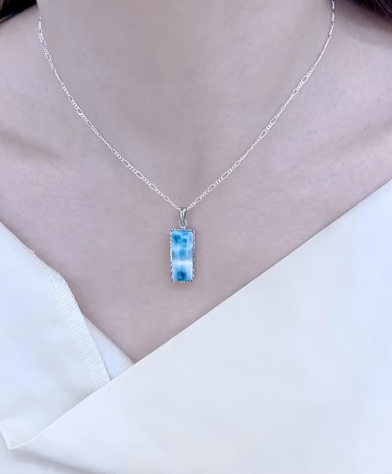 全包鑲嵌深海藍天然拉利瑪海紋石墜項鍊21.7mmx10mm療癒之石正面