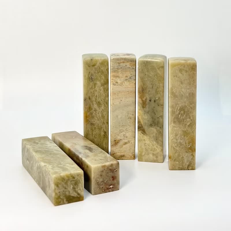 刻在你心底的名字 / 寶泥齋純手作印鑑章 - 老青田石