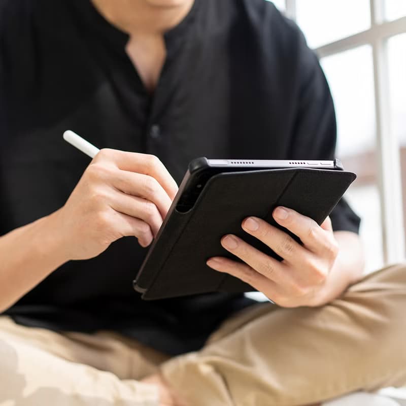 iPad mini 書本式皮革保護套 - 渡鴉黑