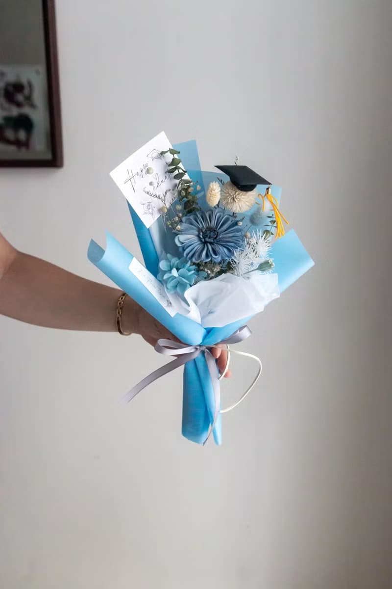 【溫柔綻放】索拉太陽花花束 - 永生花禮 | 畢業禮物 (附提袋)
