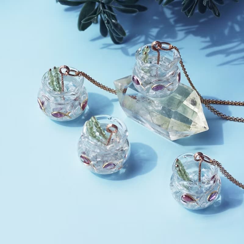 宝石の金魚と金魚鉢ネックレス・アクアマリン、ガーネット、ペリドット　Goldfish bowl