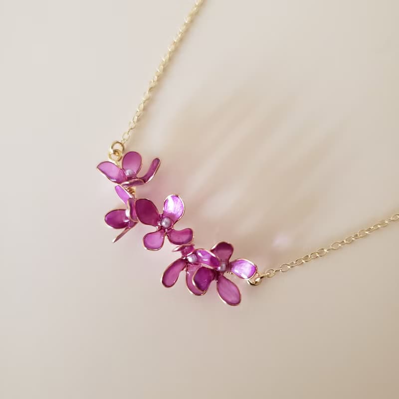 ライラックのネックレス