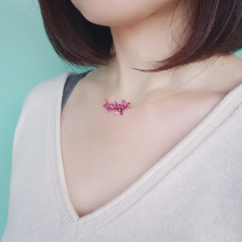 ライラックのネックレス