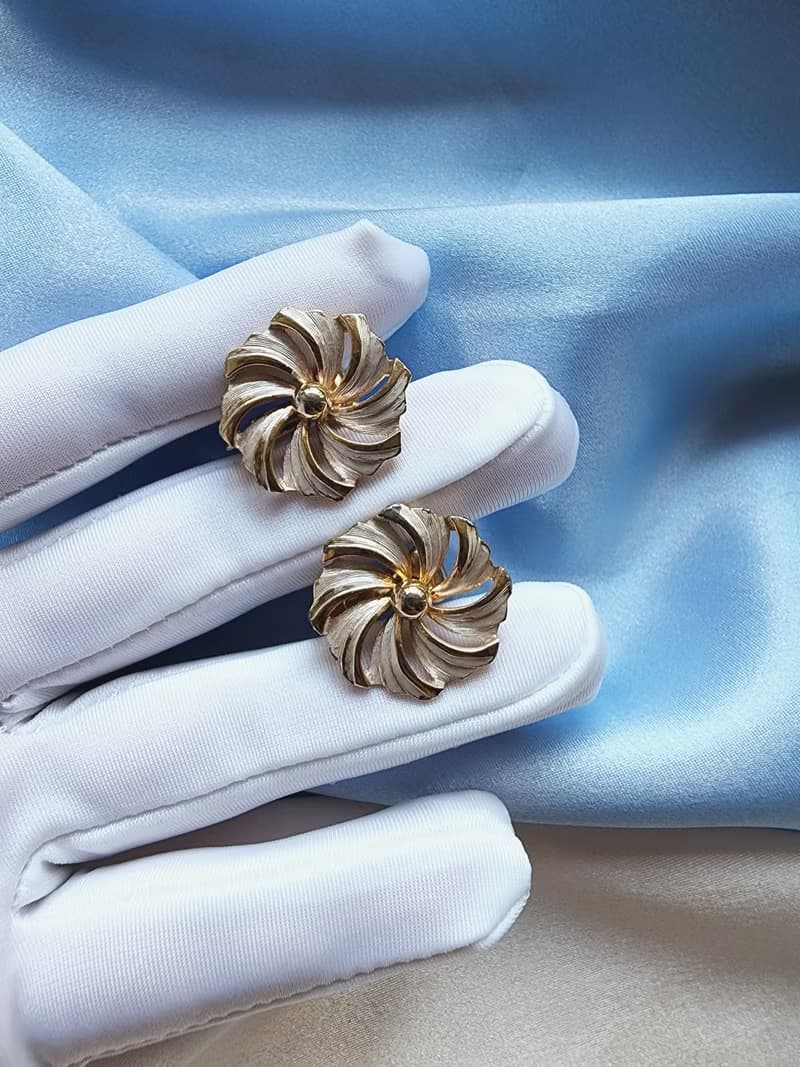 美國西洋古董飾品 / 螺旋銀白琺瑯夾式耳環/復古珠寶首飾