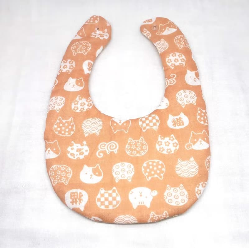 ８重ガーゼ　和柄スタイ　招き猫　ピンク