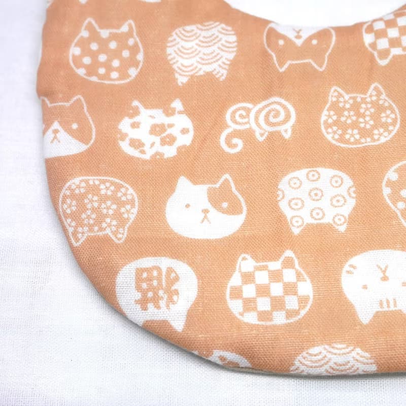 ８重ガーゼ　和柄スタイ　招き猫　ピンク