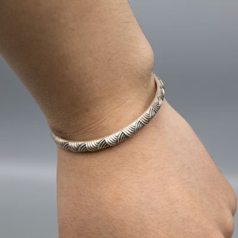 Line Flow Bangle / DB-4