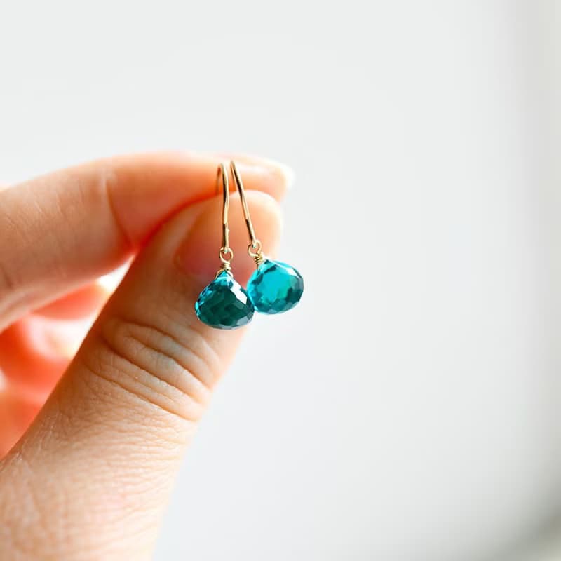 すべてを浄化し、幸運を招く万能な石 水晶 グリーンクォーツ ピアス イヤリング可　4月誕生石