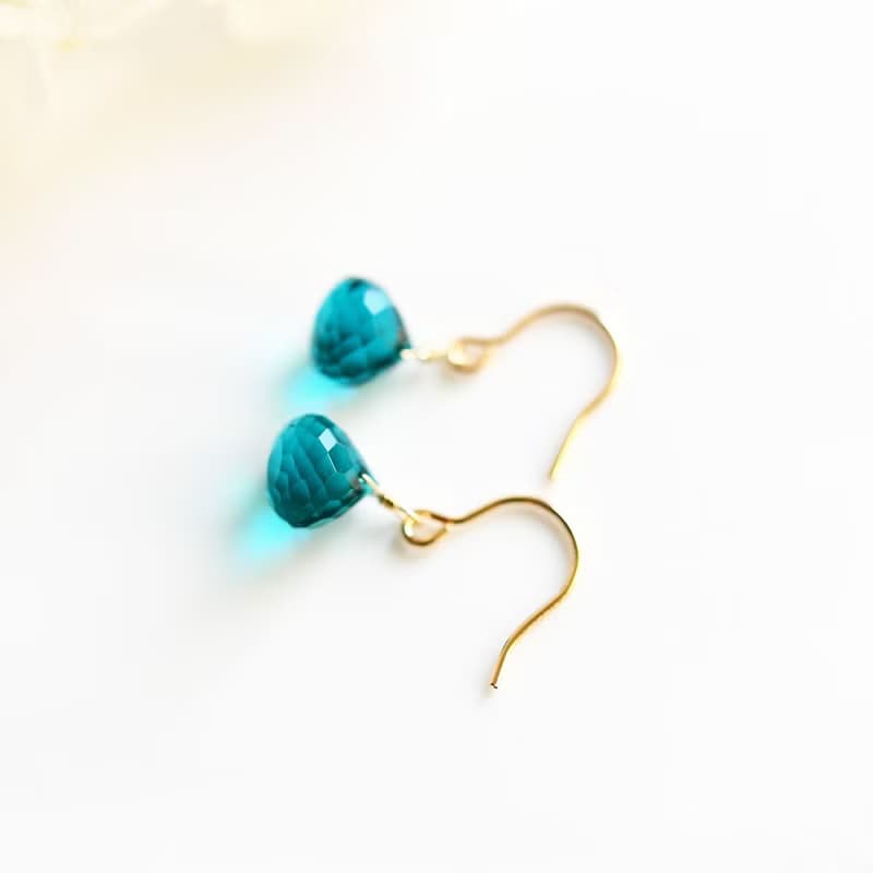 すべてを浄化し、幸運を招く万能な石 水晶 グリーンクォーツ ピアス イヤリング可　4月誕生石