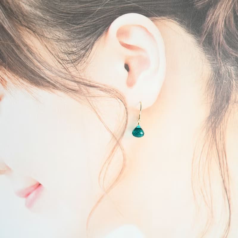 すべてを浄化し、幸運を招く万能な石 水晶 グリーンクォーツ ピアス イヤリング可　4月誕生石