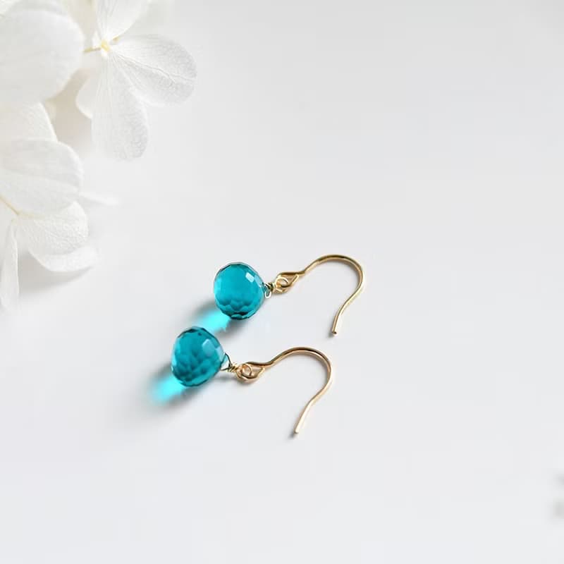 すべてを浄化し、幸運を招く万能な石 水晶 グリーンクォーツ ピアス イヤリング可　4月誕生石