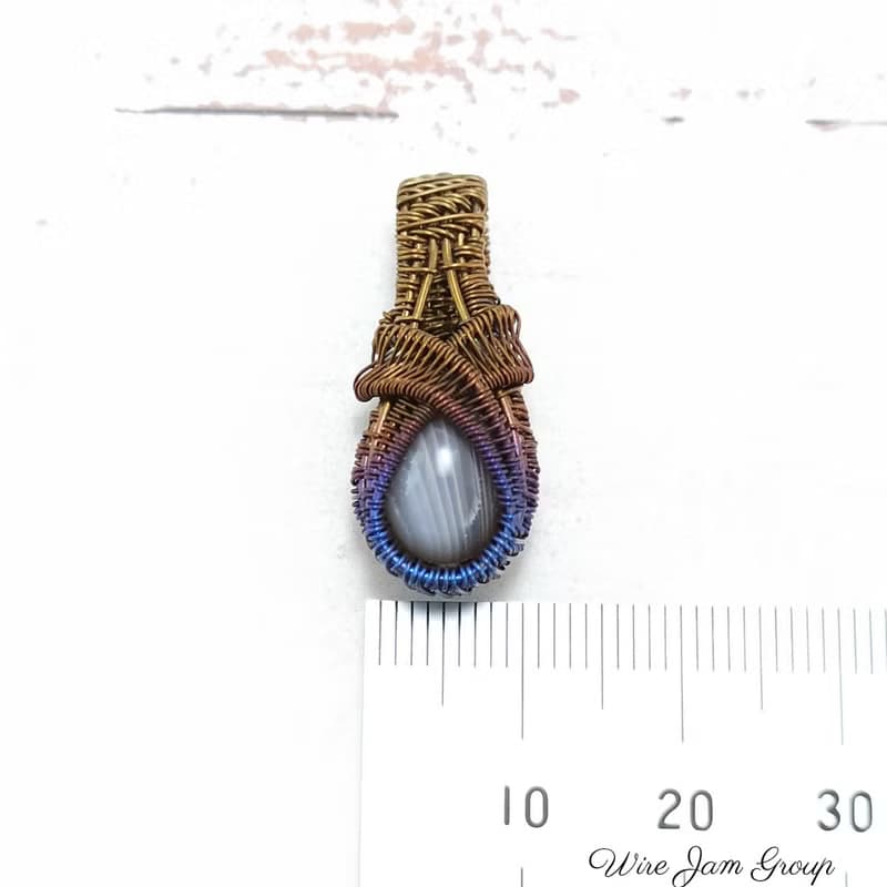 ボツワナアゲートのチタンワイヤーネックレス 天然石 アンティーク風  金属アレルギー対応 a060