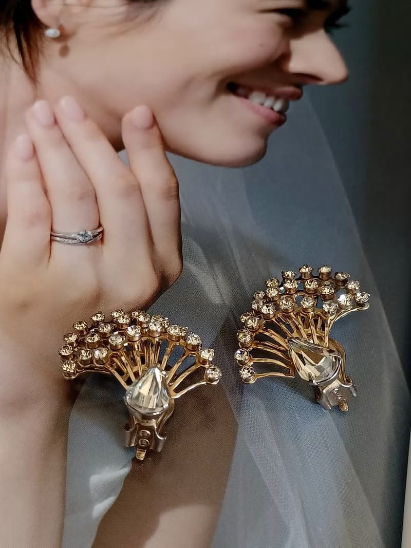 vintage jewelry 奢華氣質開屏萊茵 夾式耳環
