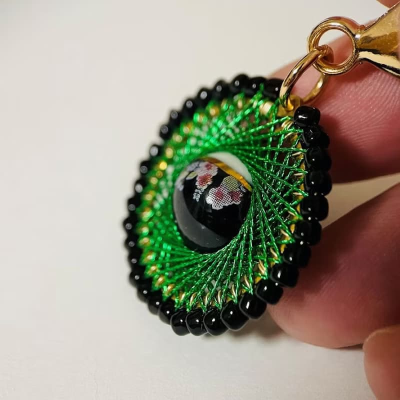 招財貓鑰匙圈綠色幾何圖案和黑貓