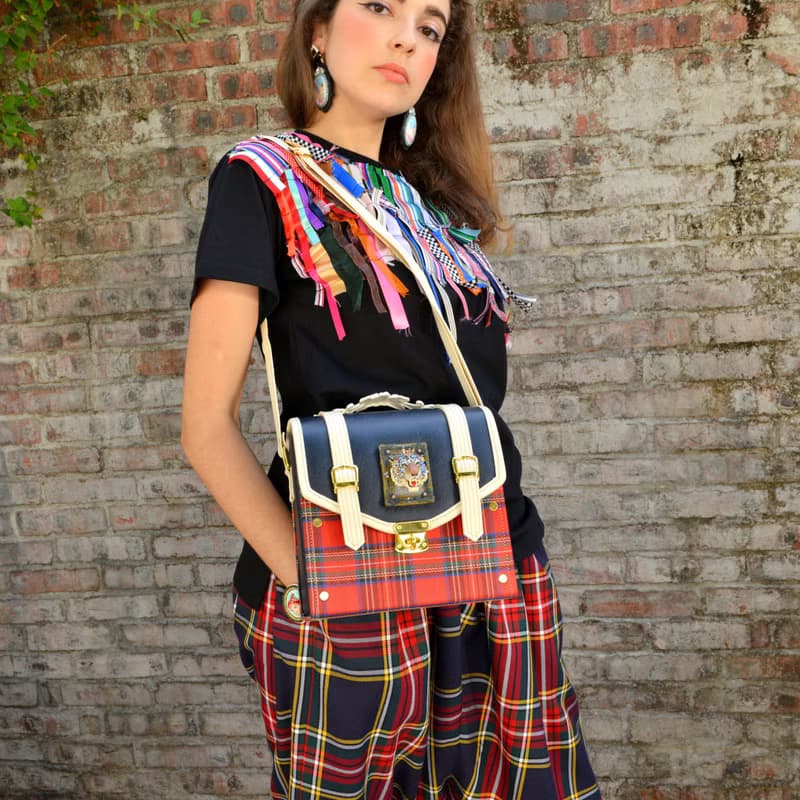 立體老虎綴寶石水晶裝飾 紅色格子x寶藍PU仿皮箱子斜肩帶手袋包包