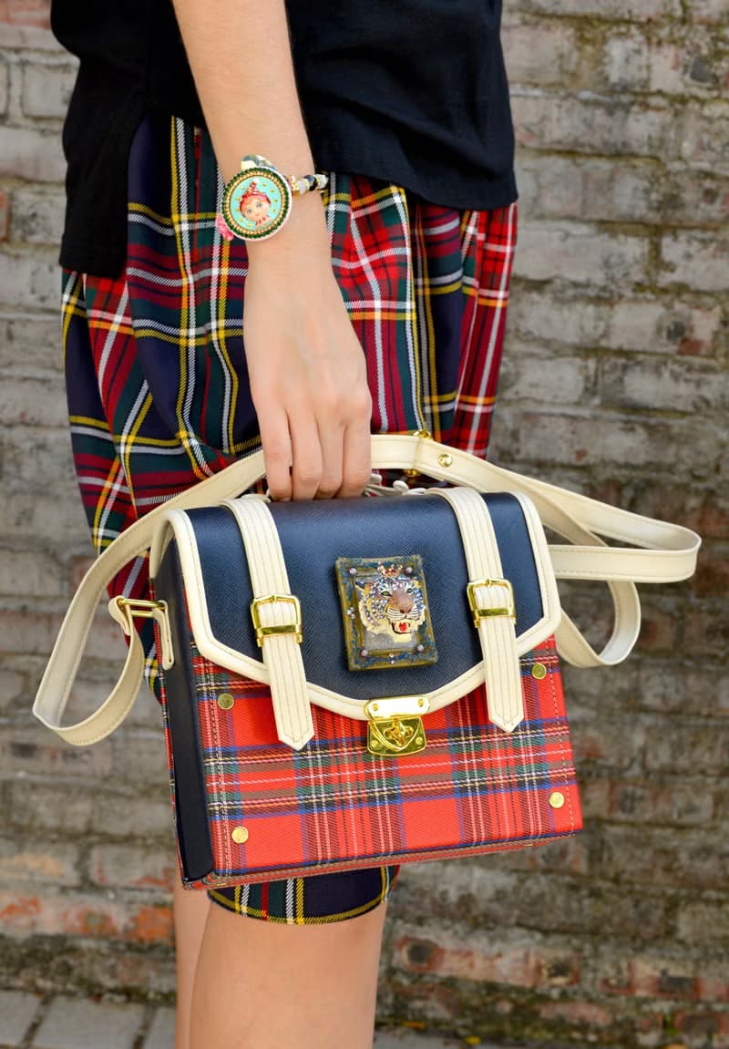 立體老虎綴寶石水晶裝飾 紅色格子x寶藍PU仿皮箱子斜肩帶手袋包包