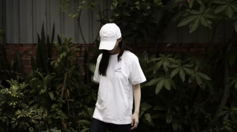 吉普星球出品 - 超亮白彩虹牌牙膏  / 上衣  刺繡Tee  (中性版)