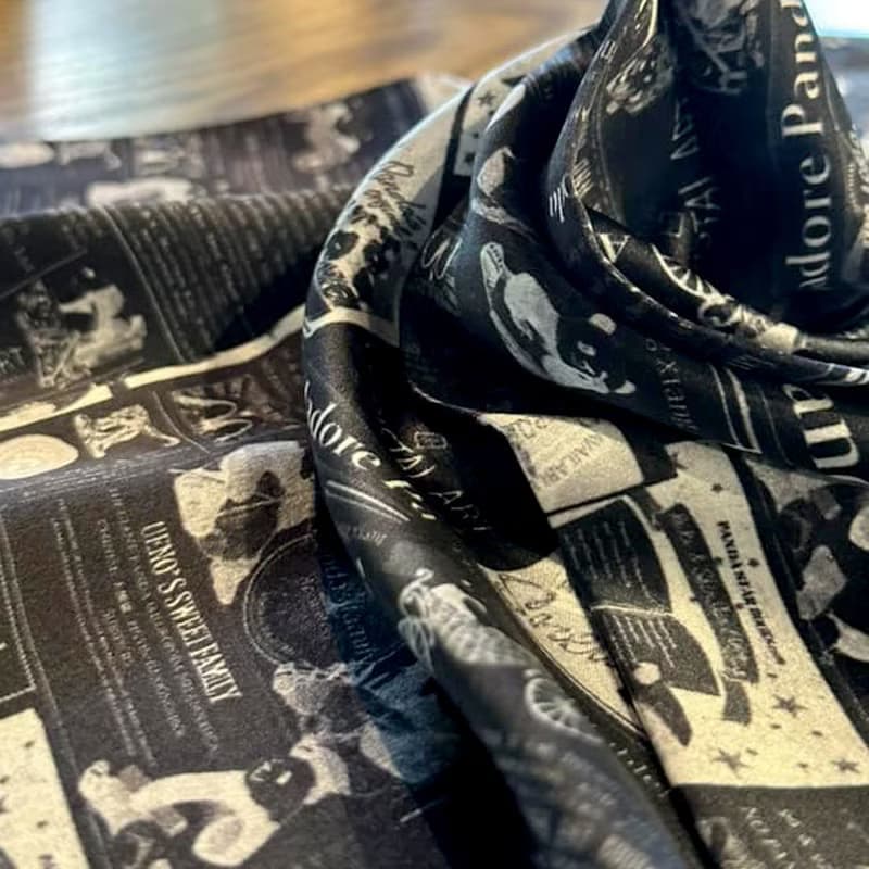 50cm角_silkscarf_ パンダニュース柄のシルクスカーフ　ChristalART