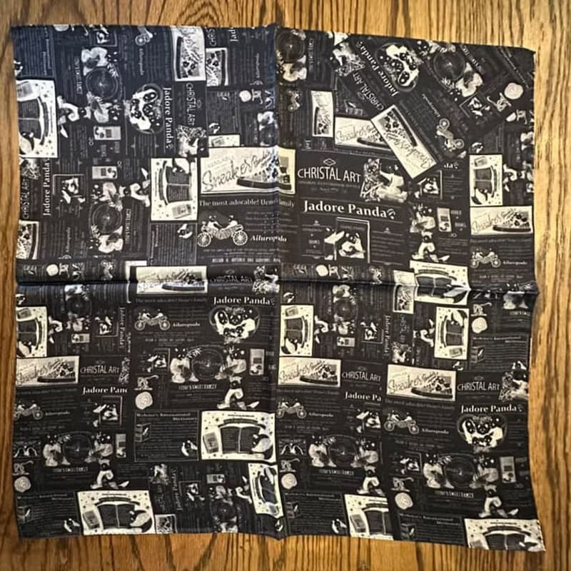 50cm角_silkscarf_ パンダニュース柄のシルクスカーフ　ChristalART