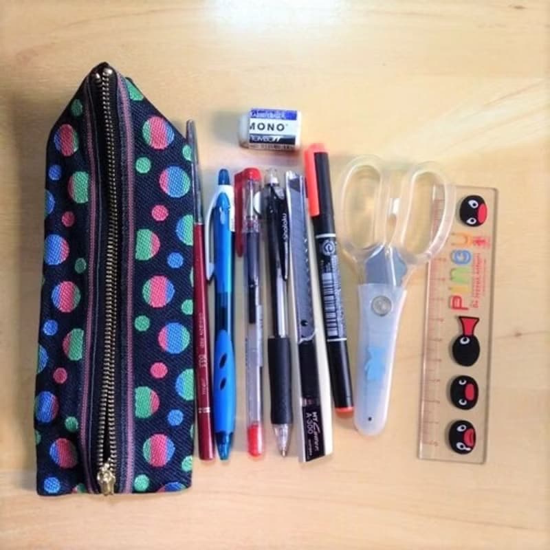 【肉球と桜】畳縁　テトラ型　ペンケース　和風　チョコレート　キャラメル　茶色　足あと　犬