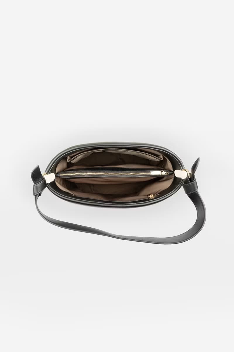 Gaia Jumbo 素皮革 水桶包 側背包 手拿包 黑色x米白