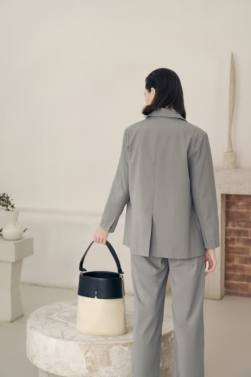 Gaia Jumbo 素皮革 水桶包 側背包 手拿包 黑色x米白