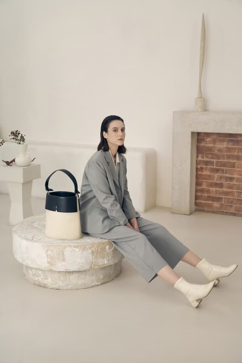 Gaia Jumbo 素皮革 水桶包 側背包 手拿包 黑色x米白