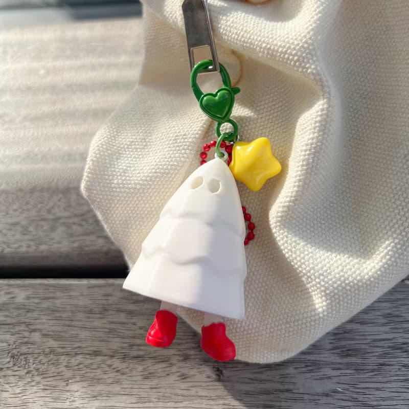 Zou X'mas Keychains - white body red shoe