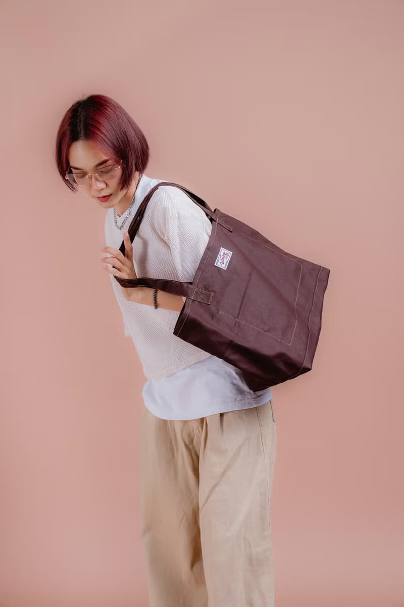 Walking Stitch : Haru Shopping Bag : กระเป๋าช้อปปิ้ง (Maroon, Dark Brown)