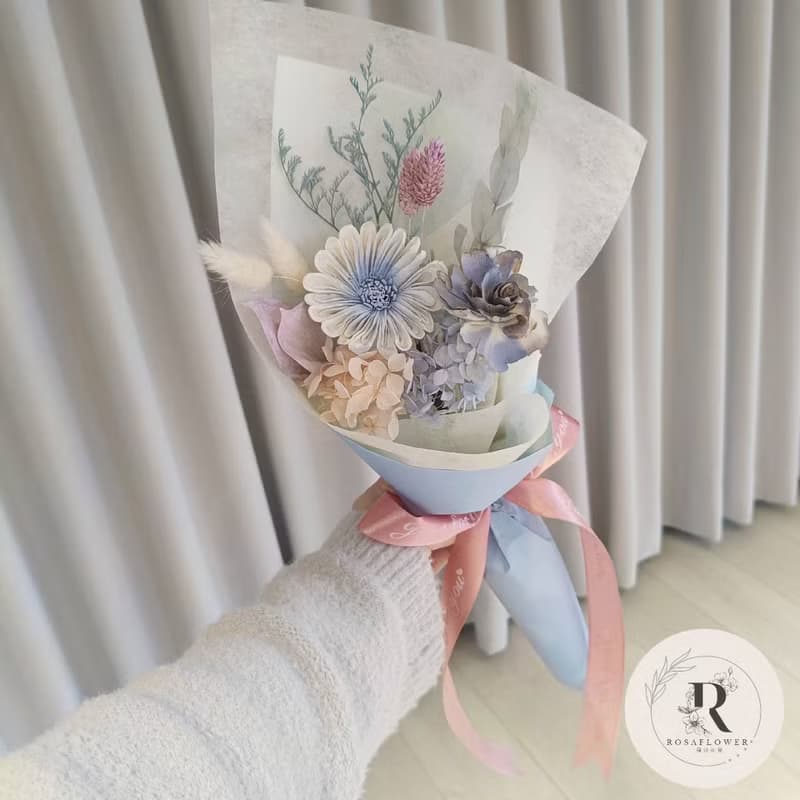 蘿莎花兒 漸層藍非洲菊索拉花 小花束