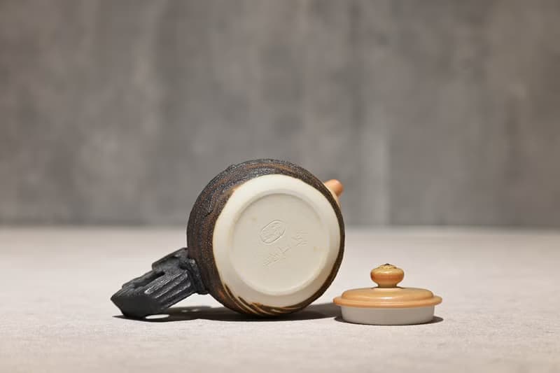 | 135cc | 蛇年意象 純瓷手工壺 柴燒造型正把壺 柴燒壺 茶壺