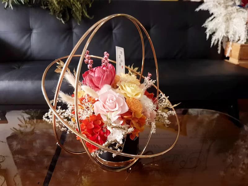 海藏設計│昂列斯特。紅金奢華金環桌花。新年盆花。祝賀花禮