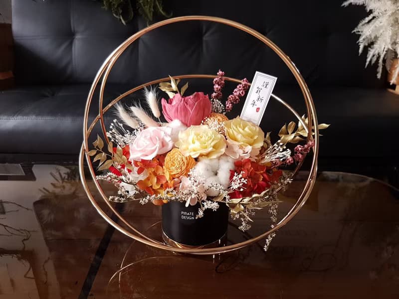 海藏設計│昂列斯特。紅金奢華金環桌花。新年盆花。祝賀花禮