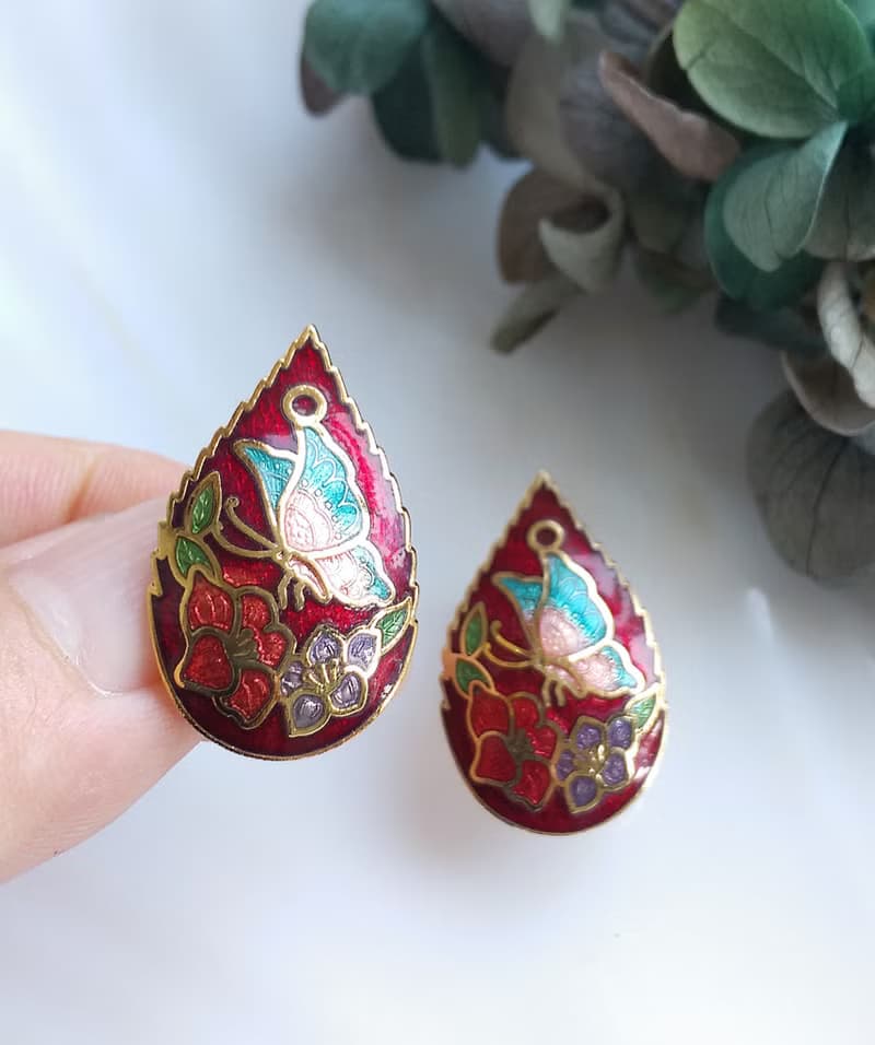Vintage Jewelry 西洋古董飾品 紅底 小巧花蝶 景泰藍 夾式耳環