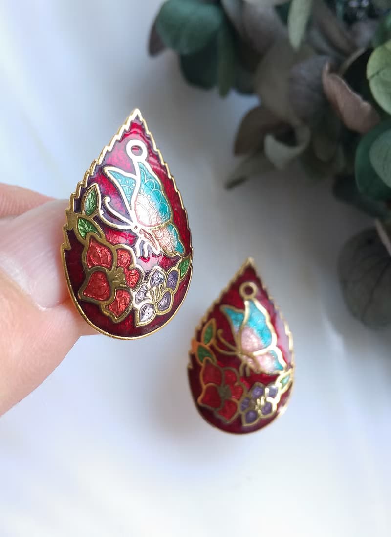 Vintage Jewelry 西洋古董飾品 紅底 小巧花蝶 景泰藍 夾式耳環