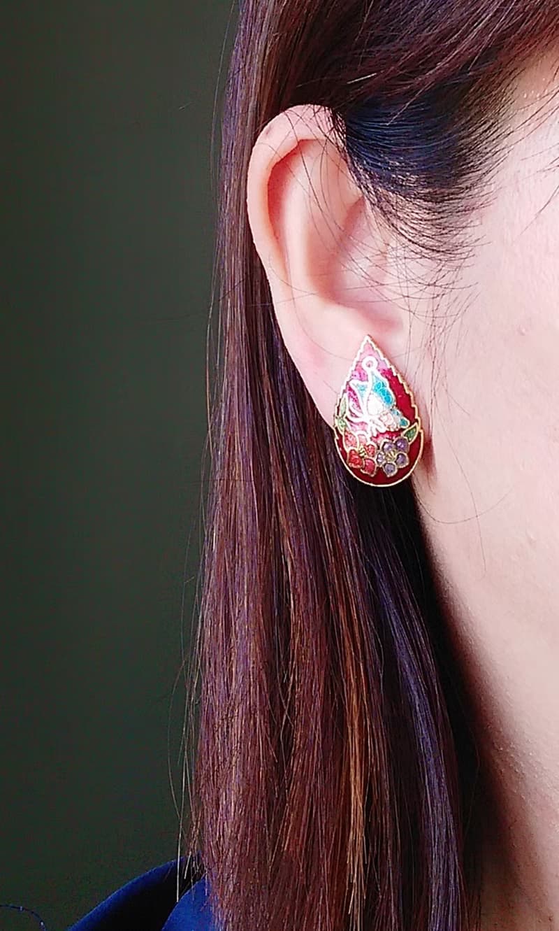 Vintage Jewelry 西洋古董飾品 紅底 小巧花蝶 景泰藍 夾式耳環