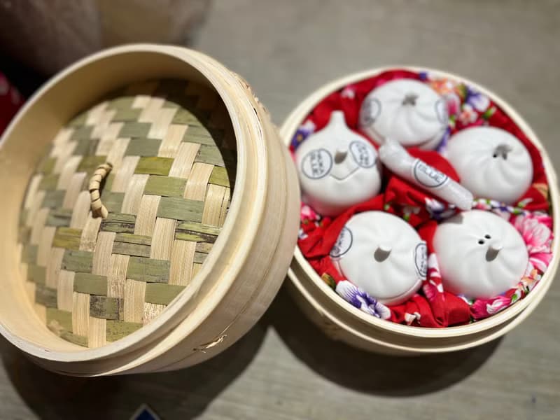 小籠包調味罐五入組含小湯匙(竹蒸籠包裝+花布)