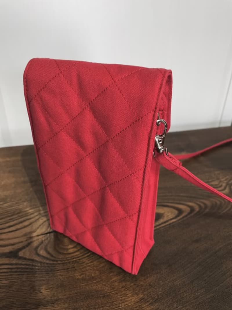 倉敷帆布　キルティング　スマホポシェット　ミニ　ショルダーバッグ　スマホショルダー  レッド