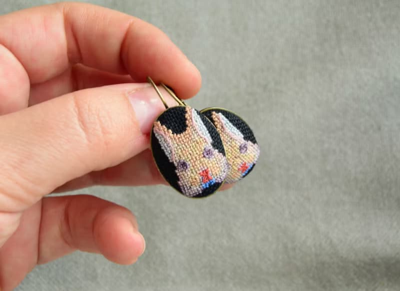 米色兔子刺繡耳環 送給寵物愛好者的首飾 送給她的手工兔子禮物