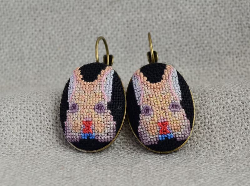 米色兔子刺繡耳環 送給寵物愛好者的首飾 送給她的手工兔子禮物