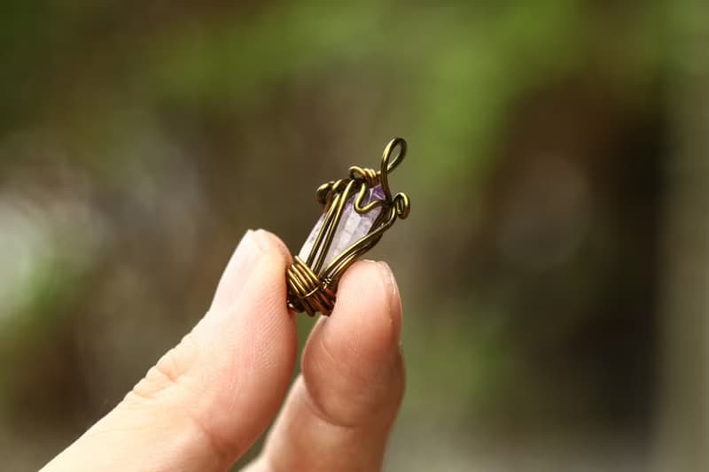 【水晶系列】克魯茲紫水晶 晶體完整 淺紫 送禮 銅纏繞墜飾３_ 燈