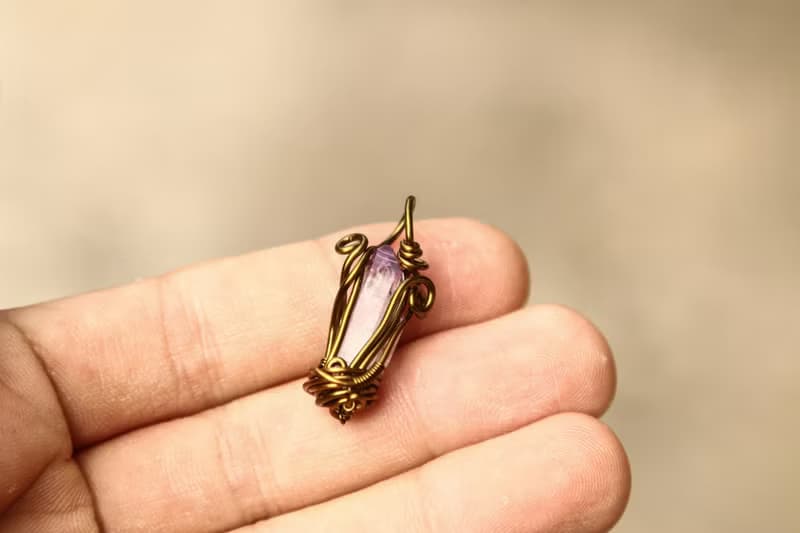 【水晶系列】克魯茲紫水晶 晶體完整 淺紫 送禮 銅纏繞墜飾３_ 燈
