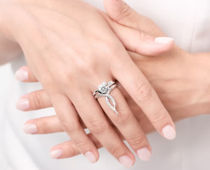 莫桑石14k白金鑽石訂婚戒指 非傳統蘭花結婚戒指 大自然花卉戒指