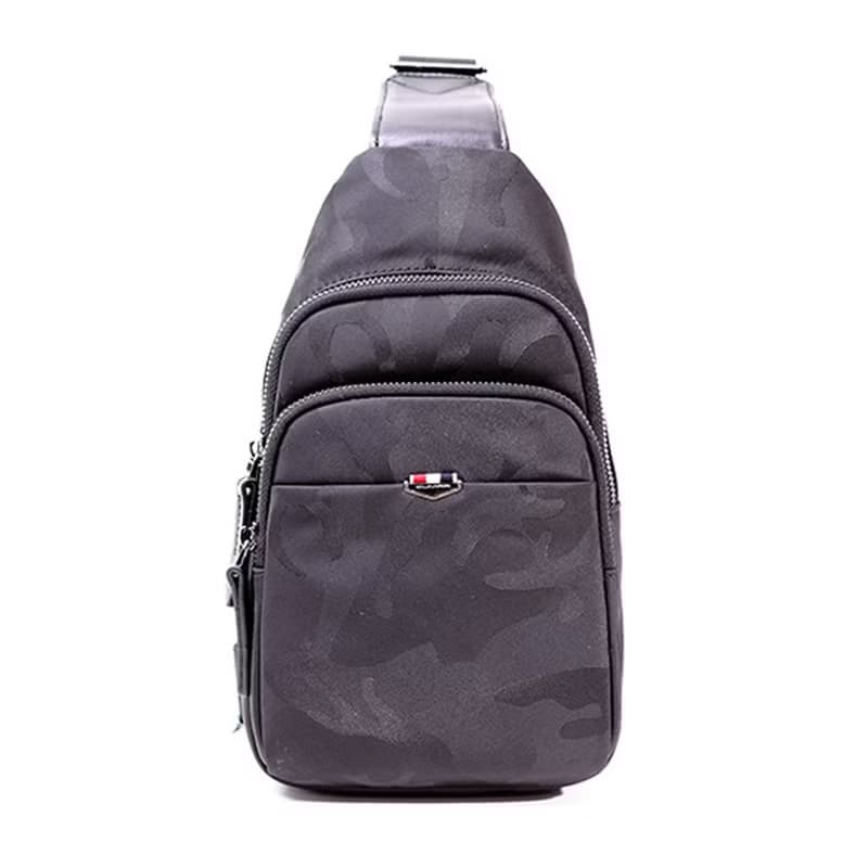 CUMAR 真皮/包包/ CAMOUFLAGE 胸包 / CAMOUFLAGE CHEST BAG
