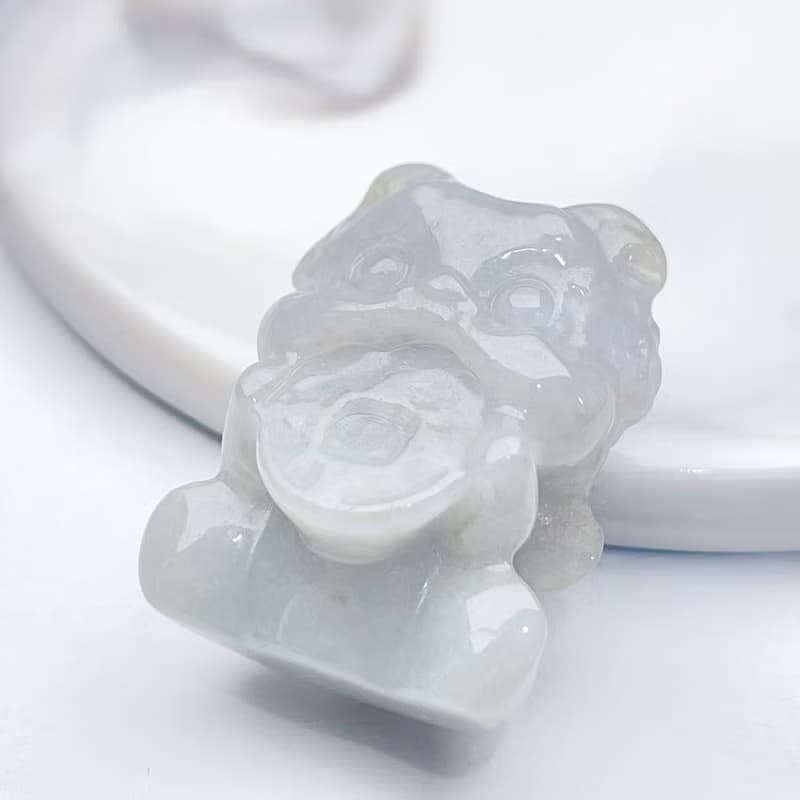 【招財神獸】飄綠花翡翠吞金獸吊飾 | 天然緬甸玉翡翠A貨