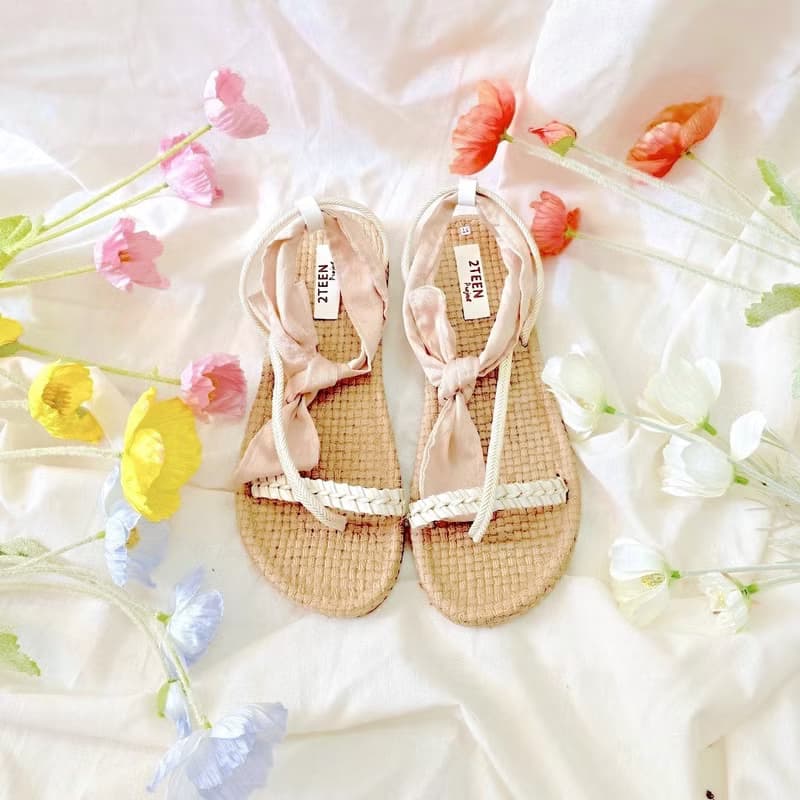 Soft Tie Sandals: Black checkered pattern / Nude / Flora