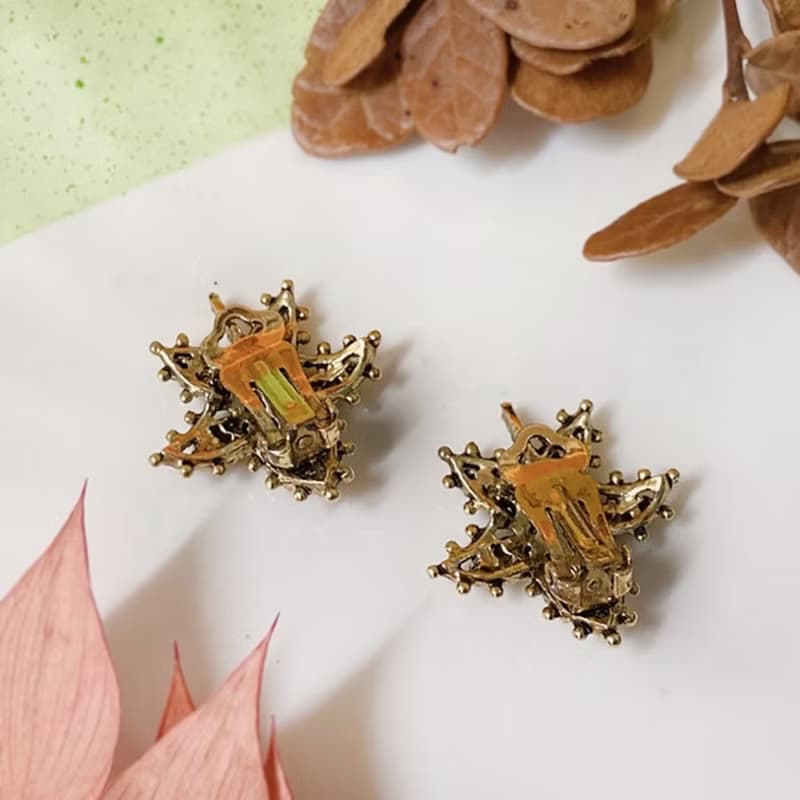 【西洋古董飾品】 藤編美楓葉 透粉萊茵閃鑽 反向 閃爍 耳環 耳夾