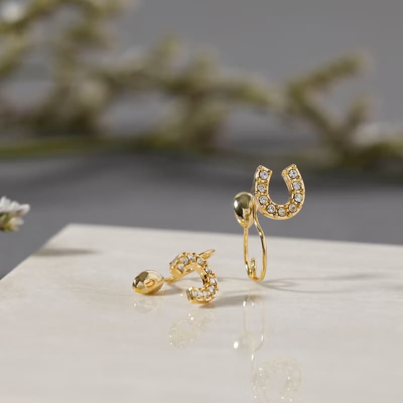 horseshoe loop-fit earring GD　ループフィットイヤリング　馬蹄　ラインストーン　ゴールド